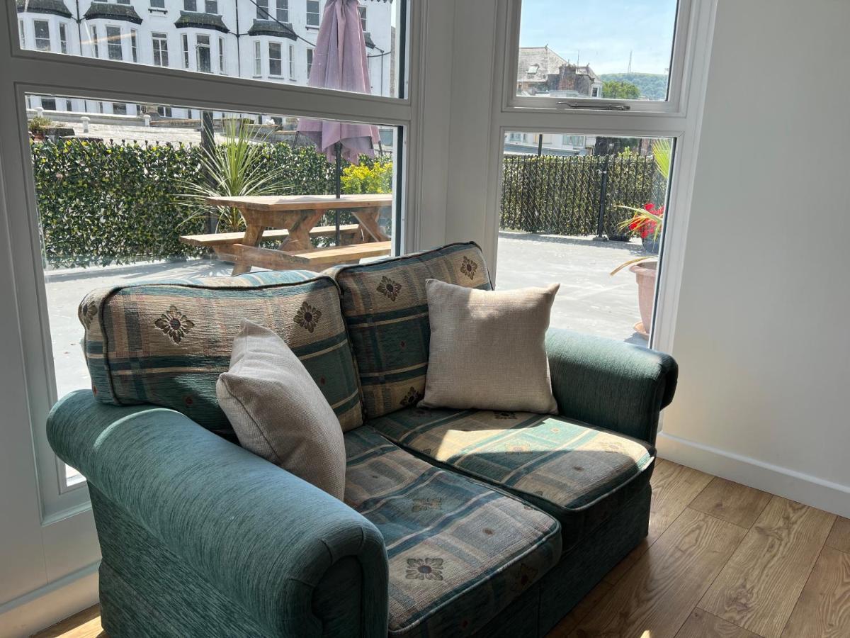 Beautiful Apartment,No 1, With Parking Ilfracombe Luaran gambar