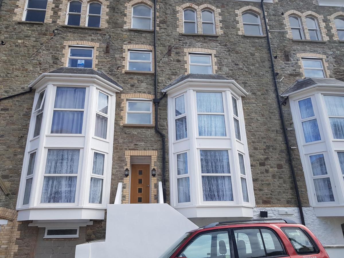 Beautiful Apartment,No 1, With Parking Ilfracombe Luaran gambar